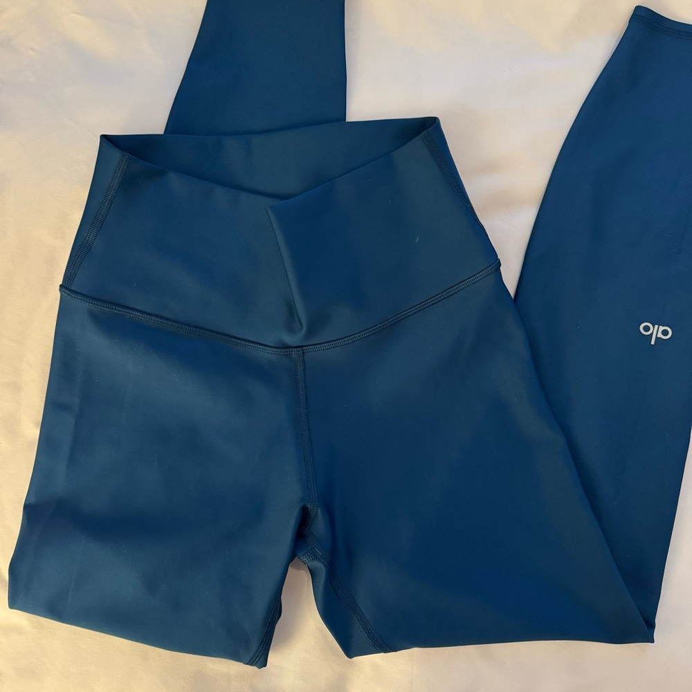 Alo Airlift 7/8 Leggings in Electric Blue Size Medium
